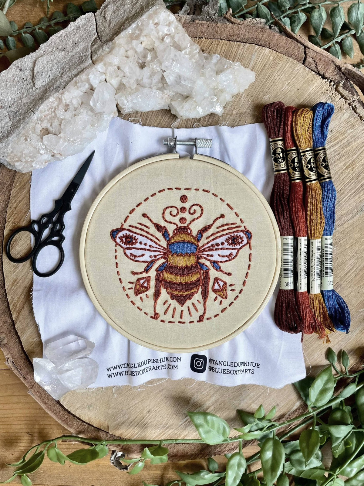 5" Beginner Winking Bee Embroidery Kit - Shop at Persephone's Hearth