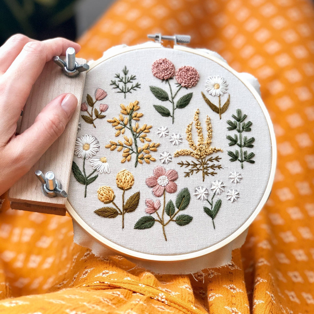 6" Beginner Floral Embroidery Kit - Shop at Persephone's Hearth