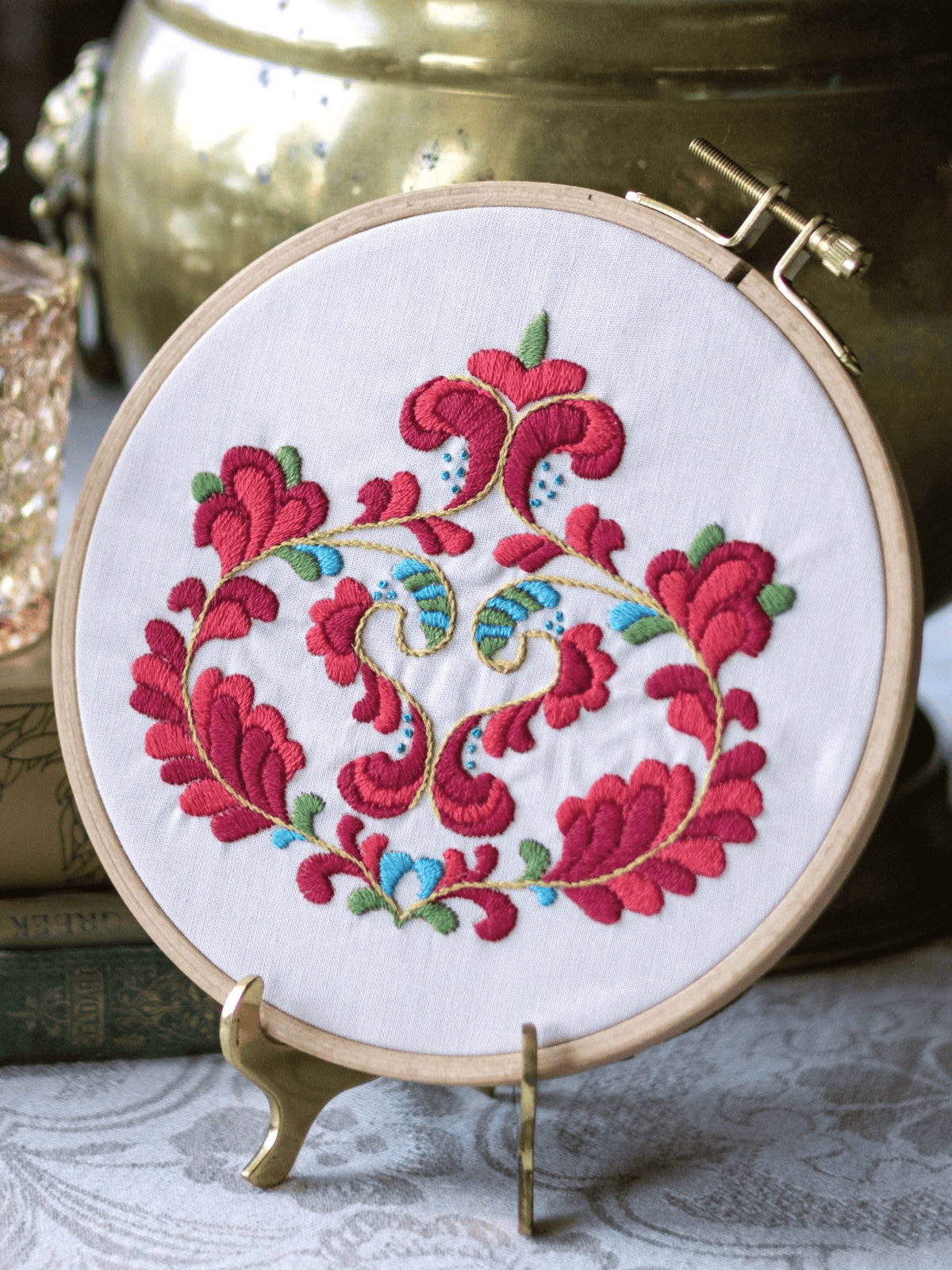 Avlea Folk Embroidery Embroidery Kit 6" Trondheim Bloom Embroidery Kit