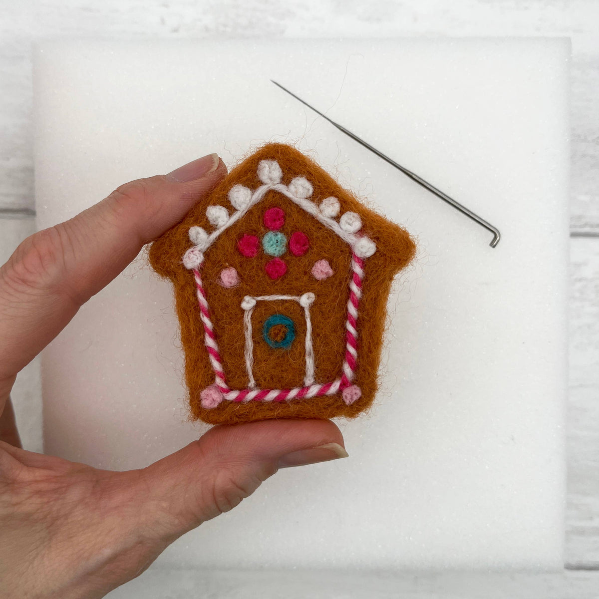 Bergin & Bath Needle Felting Kit Beginner Gingerbread Decorations Needle Felting Kit