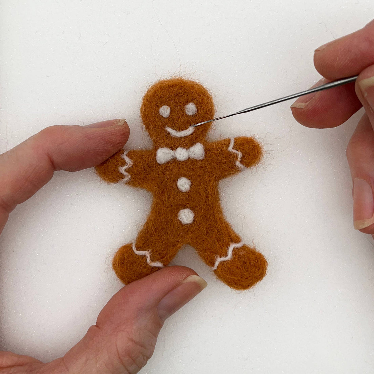 Bergin & Bath Needle Felting Kit Beginner Gingerbread Decorations Needle Felting Kit