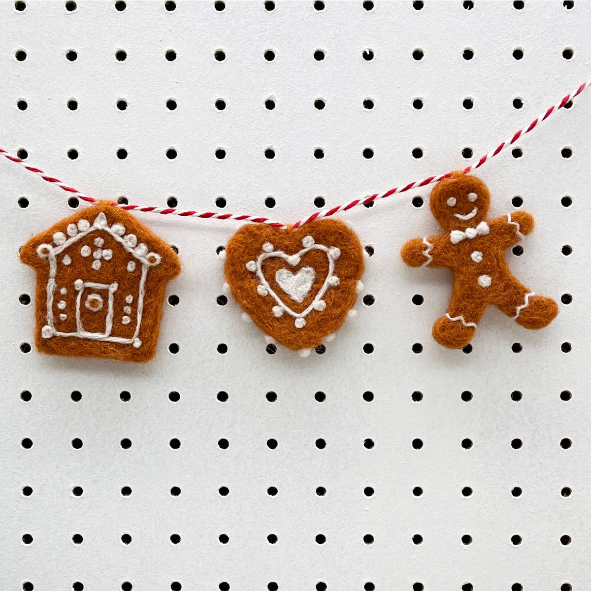 Bergin & Bath Needle Felting Kit Beginner Gingerbread Decorations Needle Felting Kit