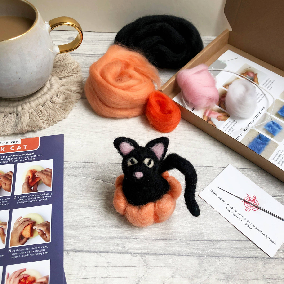 Bergin & Bath Needle Felting Kit, Black Cat. A Halloween craft kit