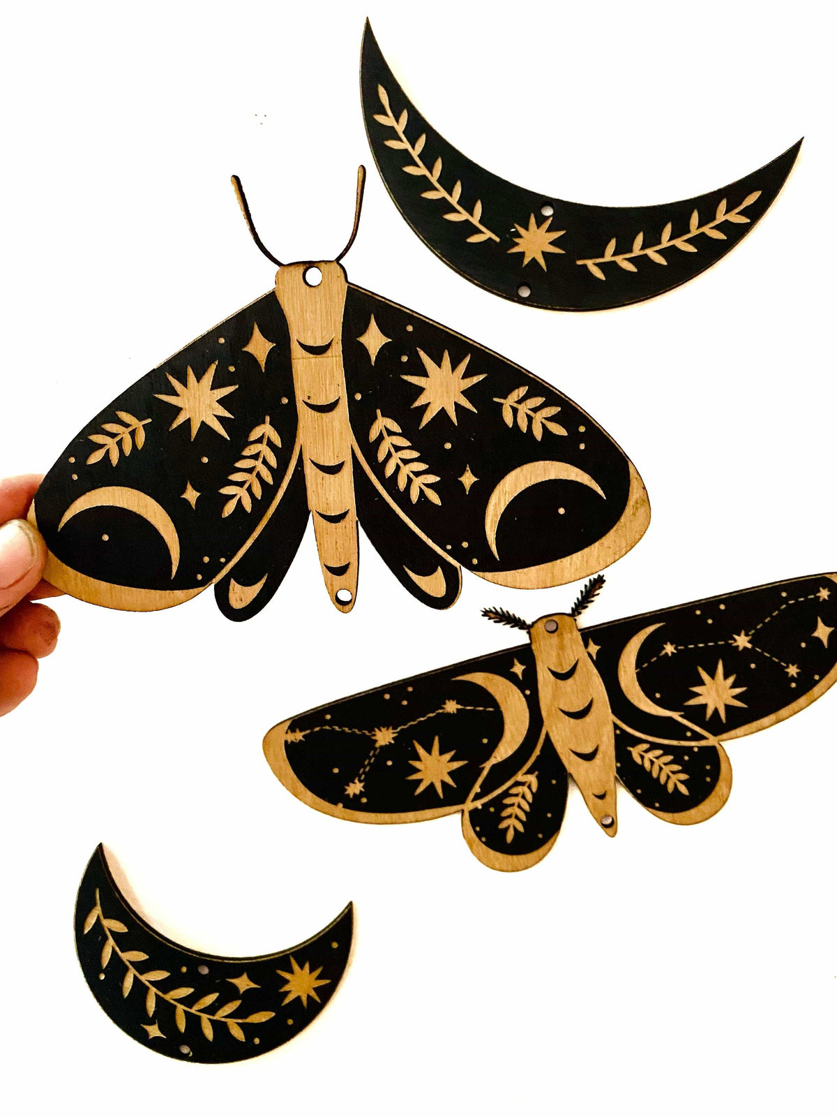 CSAcreative Wooden Garland Moth and Moon Garland