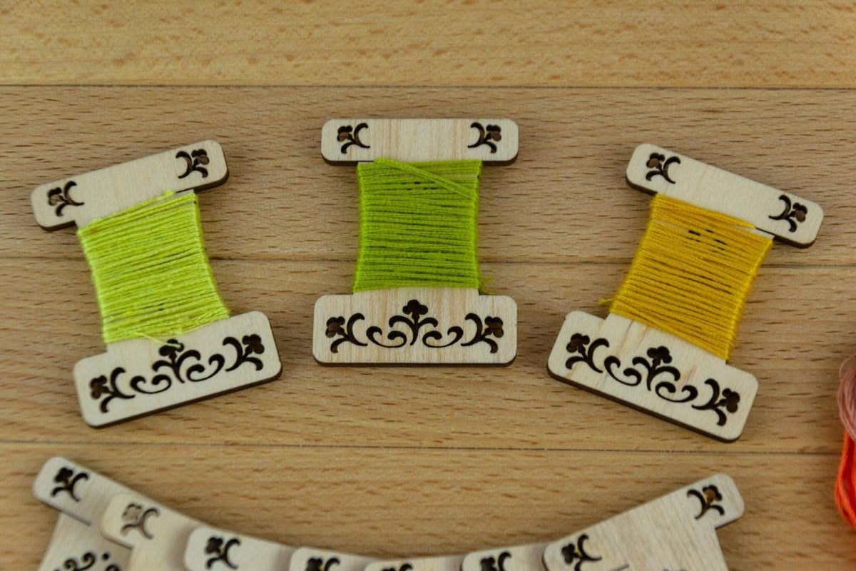 Engraved Wooden Thread Bobbins (50 pieces) - Shop at Persephone's Hearth