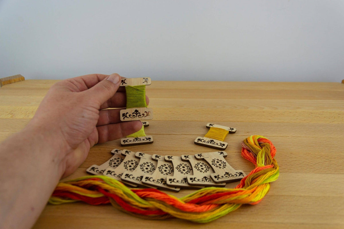 Engraved Wooden Thread Bobbins (50 pieces) - Shop at Persephone's Hearth