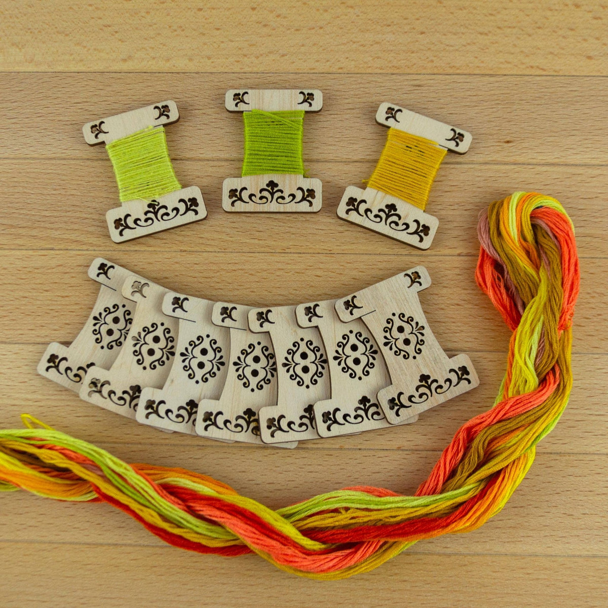 Engraved Wooden Thread Bobbins (50 pieces) - Shop at Persephone's Hearth