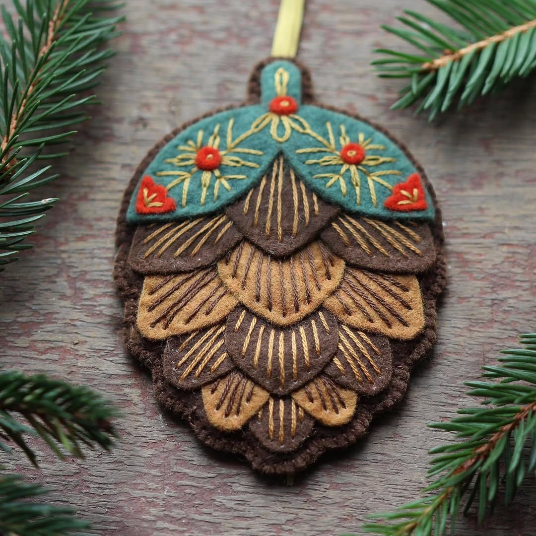 Kiriki Press Embroidery Kit *Limited December Pre-Order* Pinecone Ornament Embroidery Felt Kit