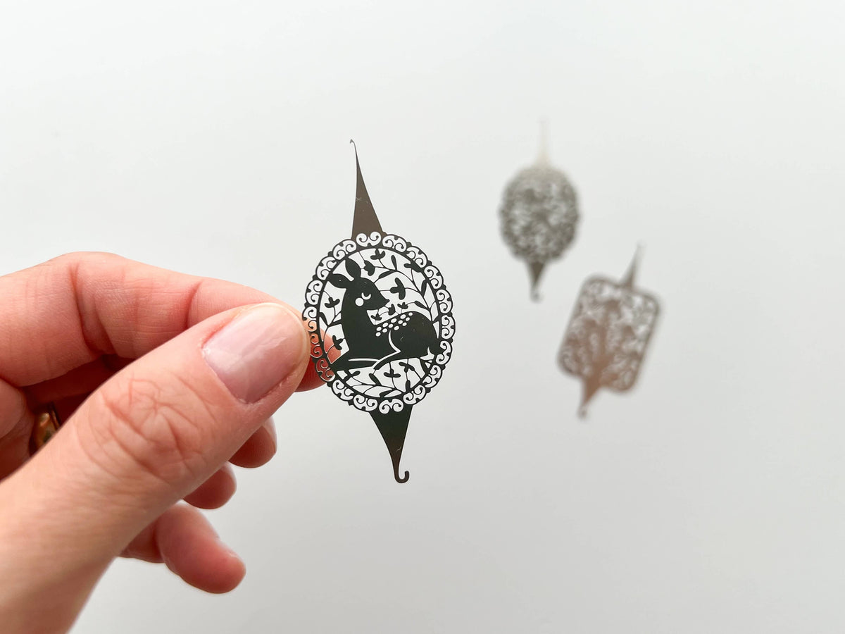 Matryoshka Doll Shop Needle threader for embroidery, cross stitch, sewing: Deer