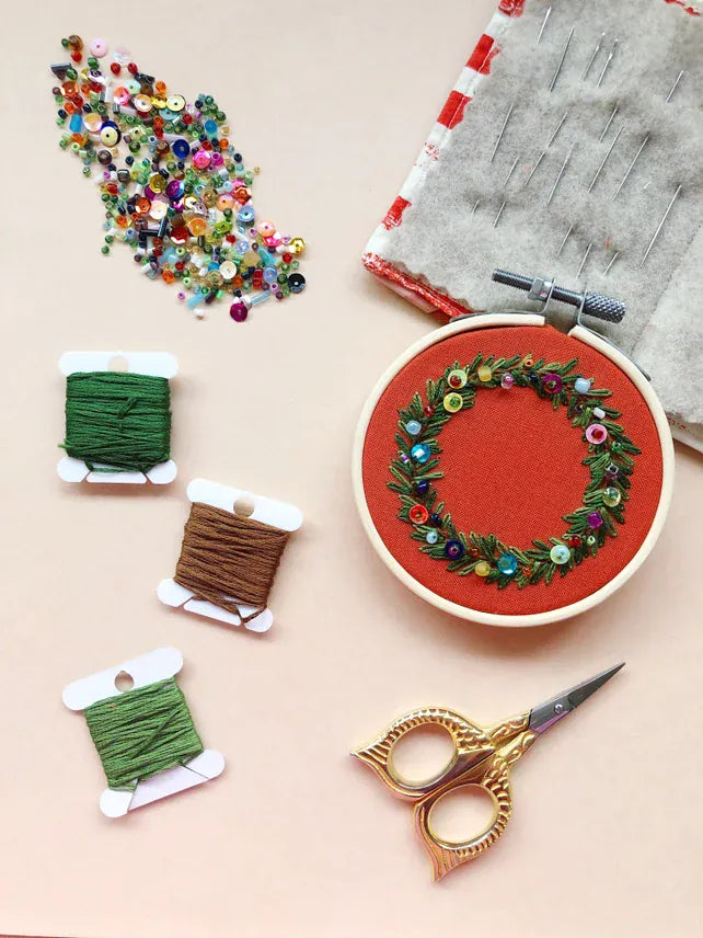 MCreativeJ Embroidery Kit 3" Beginner Holiday Wreath Ornament Embroidery Kit