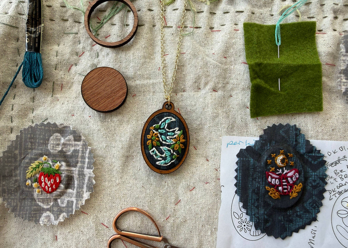 Rikrack Birds Embroidery Necklace Kit